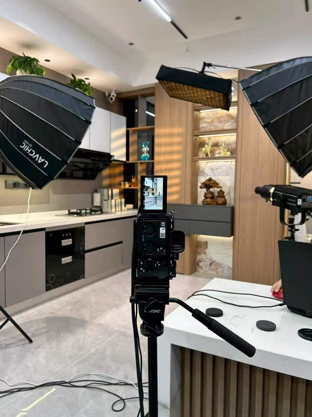 Kitchen space for content & products
